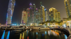 Menikmati Liburan di Hotel Tertinggi Dunia